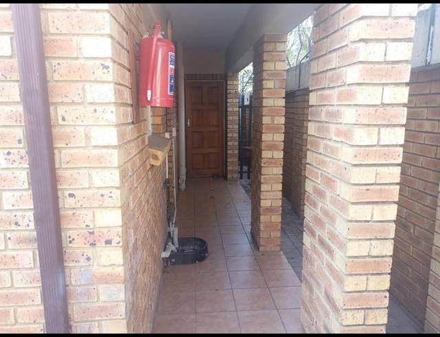 3 BEDROOM APARTMENT FOR SALE IN BOKSBURG NORTH